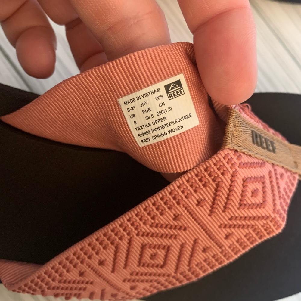 Reef Women's Coral Pink and Black Textured Strap Sandals - Picture 3 of 3